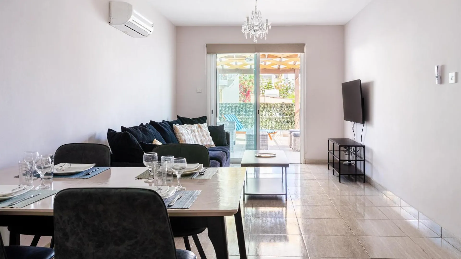 Carisa Flat, 2 Bedrooms Larnaca Cyprus